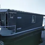 Koncer Uszohaz 아파트 *