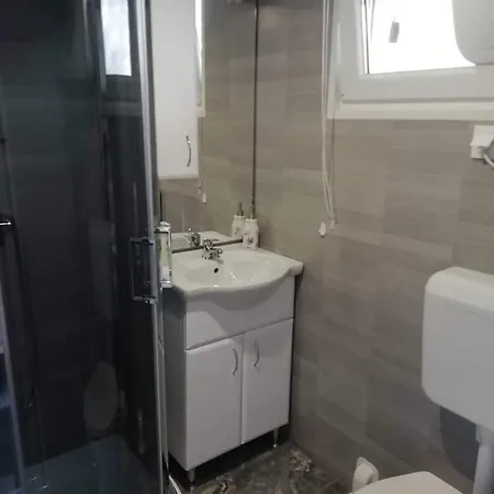 Koncer Uszohaz Apartament Abádszalók