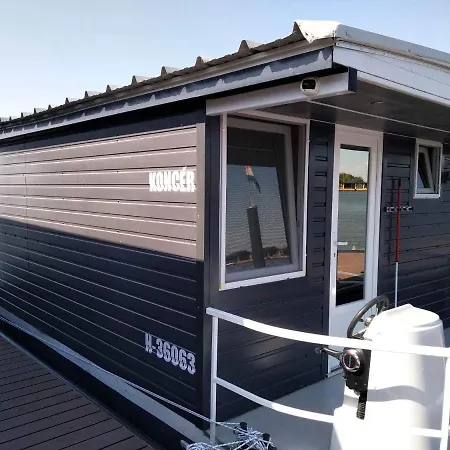 Koncer Uszohaz Apartament