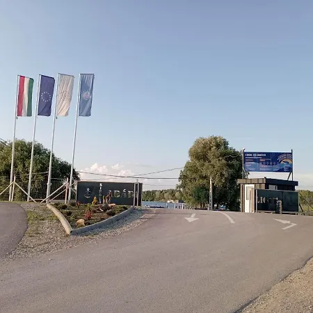 Appartement Koncér úszóház Abádszalók