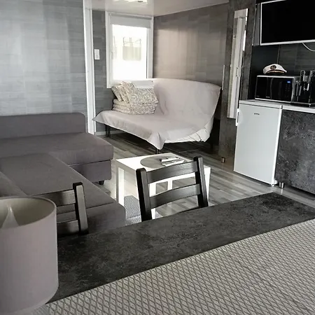 Apartament Koncer Uszohaz Abádszalók